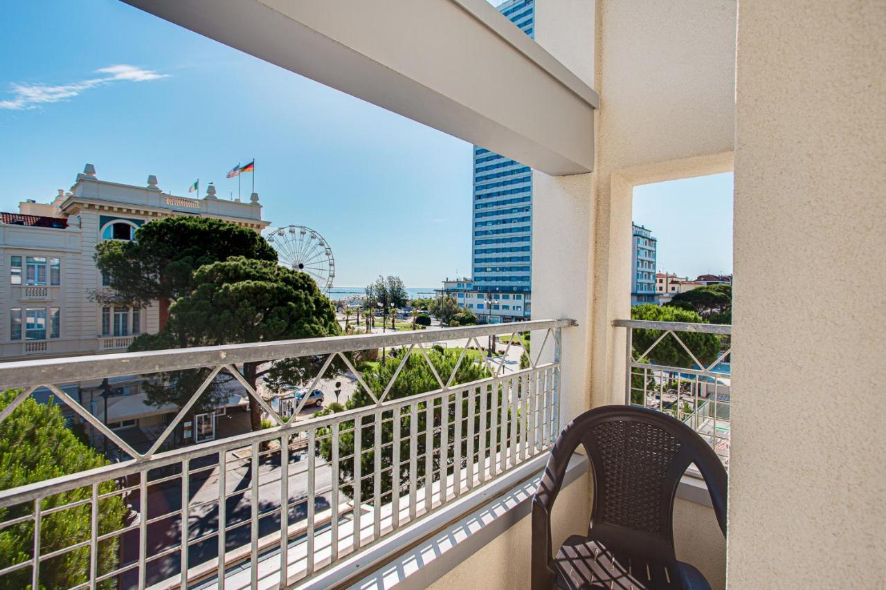 Hotel Villa Maria Чезенатико Екстериор снимка